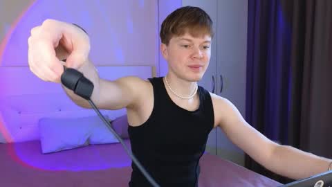 Cameron online show from November 25, 8:27 am