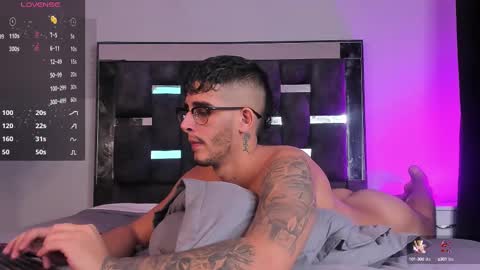 Snapshot of camilo_ospina_ chatting on February 23, 1:53 am   INDEPENDENT MODEL online show from February 23, 1:53 am