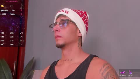 Snapshot of camilo_ospina_ chatting on December 5, 11:05 am   INDEPENDENT MODEL online show from December 5, 11:05 am