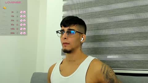 Snapshot of camilo_ospina_ chatting on January 30, 1:44 am   INDEPENDENT MODEL online show from January 30, 1:44 am