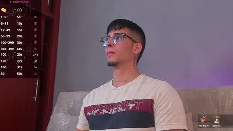 Snapshot of camilo_ospina_ chatting on December 30, 3:25 am   INDEPENDENT MODEL online show from December 30, 3:25 am