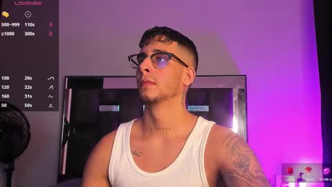 Snapshot of camilo_ospina_ chatting on March 2, 4:50 am   INDEPENDENT MODEL online show from March 2, 4:50 am