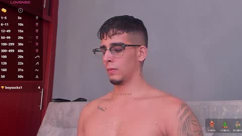 Snapshot of camilo_ospina_ chatting on December 19, 4:56 am   INDEPENDENT MODEL online show from December 19, 4:56 am