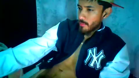 camisitas737 online show from February 18, 8:45 am