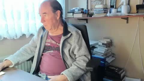 Snapshot of cammee chatting on January 4, 8:28 am Cammee online show from January 4, 8:28 am