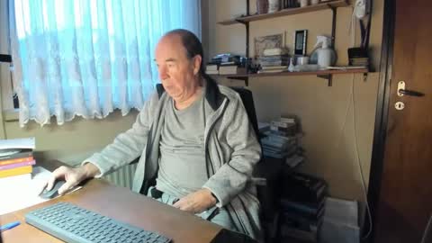 Snapshot of cammee chatting on January 5, 8:00 am Cammee online show from January 5, 8:00 am