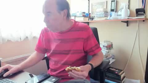 Snapshot of cammee chatting on February 1, 9:21 am Cammee online show from February 1, 9:21 am