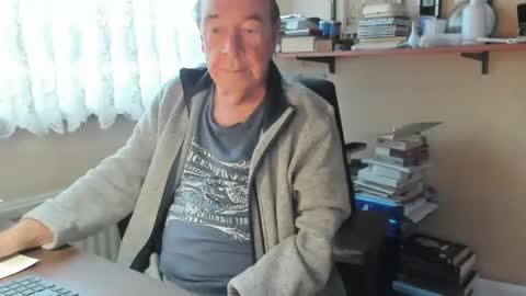 Snapshot of cammee chatting on February 15, 7:49 am Cammee online show from February 15, 7:49 am