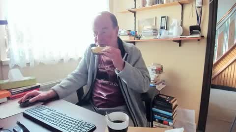 Snapshot of cammee chatting on March 8, 8:51 am Cammee online show from March 8, 8:51 am