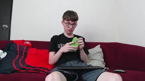 Snapshot of cammykev chatting on September 22, 4:50 pm       online show from September 22, 4:50 pm