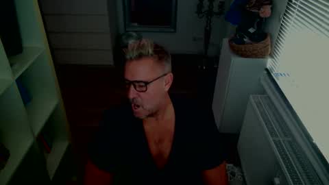 camunication online show from September 29, 8:13 am