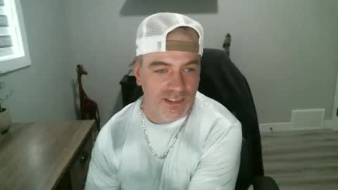 CanadianBacon6969 online show from May 21, 11:09 pm