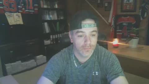 CanadianBacon6969 online show from December 25, 8:40 am