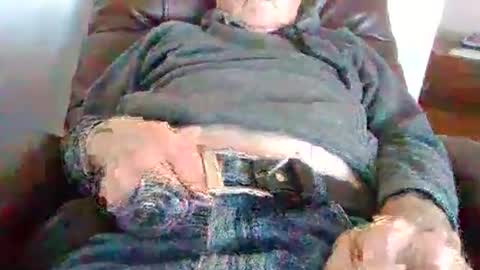 Snapshot of cancum102 chatting on March 1, 7:15 pm cancum102 online show from March 1, 7:15 pm