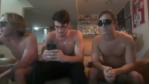 Snapshot of captain_chris8 chatting on October 5, 11:42 pm captain_chris8 online show from October 5, 11:42 pm