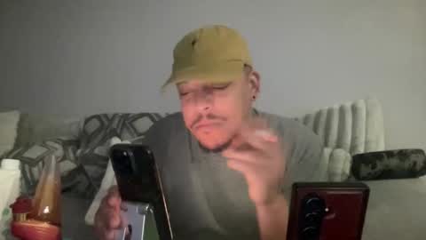 caramelizedzeus online show from April 13, 8:26 am