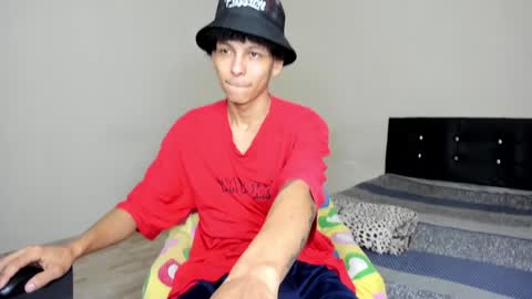 Snapshot of cardrey05 chatting on January 20, 3:26 am Carlos and Cristian  online show from January 20, 3:26 am