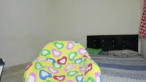 Snapshot of cardrey05 chatting on February 11, 12:17 am Carlos and Cristian  online show from February 11, 12:17 am
