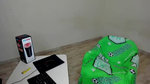 Snapshot of cardrey05 chatting on September 13, 5:41 am Carlos and Cristian  online show from September 13, 5:41 am