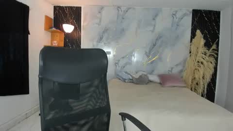 master online show from April 23, 12:20 pm