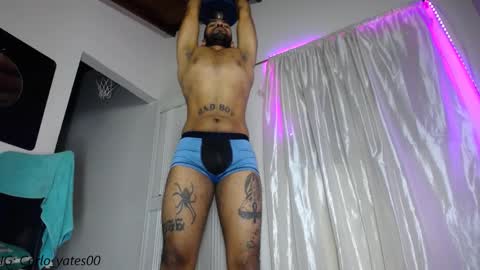 Snapshot of carlo_yates27 chatting on December 16, 11:50 pm carlo yates  thx for help me to reach 100 thumps up online show from December 16, 11:50 pm
