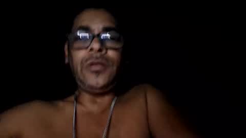 carloslove1972 online show from May 9, 8:26 am