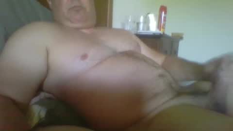 Snapshot of carltonfc07 chatting on February 6, 3:37 am carltonfc07 online show from February 6, 3:37 am