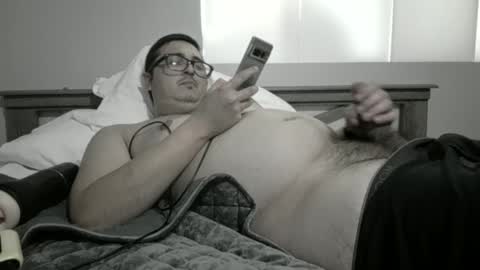 Snapshot of castortroyyyyy chatting on February 14, 8:37 pm Castor troyyyyy online show from February 14, 8:37 pm