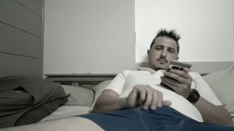 Snapshot of castortroyyyyy chatting on December 29, 4:48 am Castor troyyyyy online show from December 29, 4:48 am