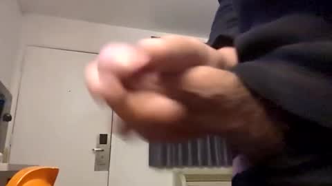 Snapshot of castortroyyyyy chatting on January 15, 2:27 am Castor troyyyyy online show from January 15, 2:27 am