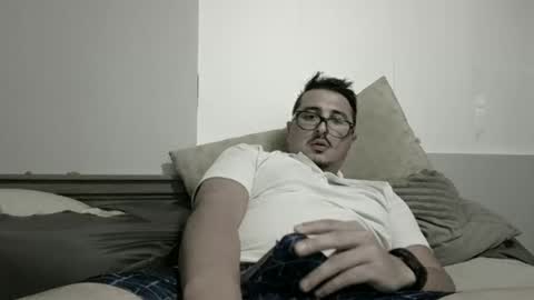 Snapshot of castortroyyyyy chatting on December 31, 7:42 am Castor troyyyyy online show from December 31, 7:42 am