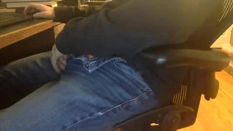 Snapshot of catmandoo21001 chatting on December 13, 9:52 pm catmandoo21001 online show from December 13, 9:52 pm