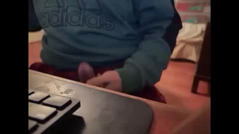 Snapshot of catmandoo21001 chatting on December 28, 10:34 pm catmandoo21001 online show from December 28, 10:34 pm