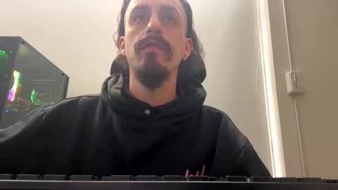 cayu_frensh94 online show from December 12, 9:37 pm