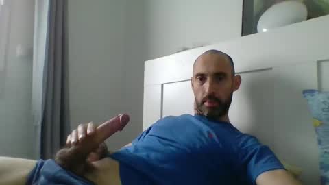 Snapshot of cedric223 chatting on December 18, 1:45 pm cedric223 online show from December 18, 1:45 pm