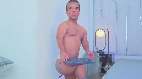 charlie_walkerr online show from June 27, 7:19 pm