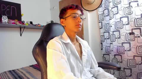 Charles Russo online show from December 8, 10:03 pm