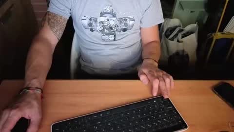 Snapshot of chenanoval chatting on October 18, 7:30 pm chenanoval online show from October 18, 7:30 pm