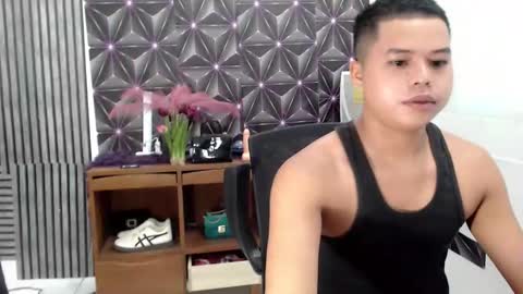 Snapshot of cheno_69 chatting on October 31, 10:57 pm im cheno online show from October 31, 10:57 pm