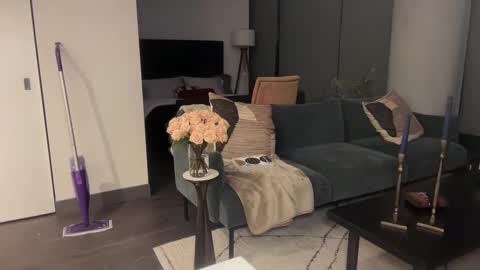 Snapshot of chiguy841 chatting on February 19, 3:06 am ChiGuy841 online show from February 19, 3:06 am