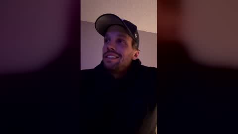 Max online show from March 26, 1:32 am