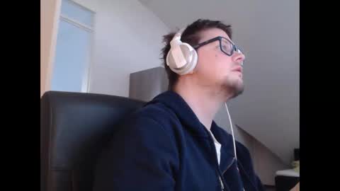 chillzonecam online show from April 25, 6:38 pm