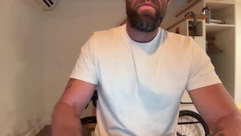 Snapshot of chiquitaroad chatting on October 29, 1:19 am chiquitaroad online show from October 29, 1:19 am