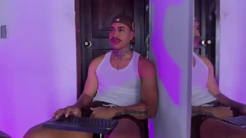 Chris  online show from June 20, 12:32 pm