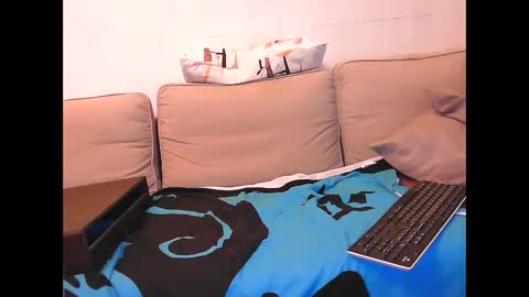 chrichri online show from December 14, 9:07 am