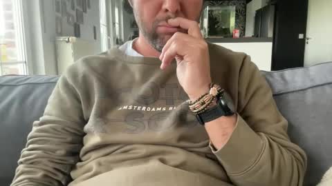 chris13abcd online show from November 12, 12:11 pm