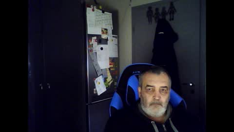 Chris online show from October 4, 11:26 am