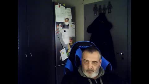 Chris online show from November 8, 12:30 pm