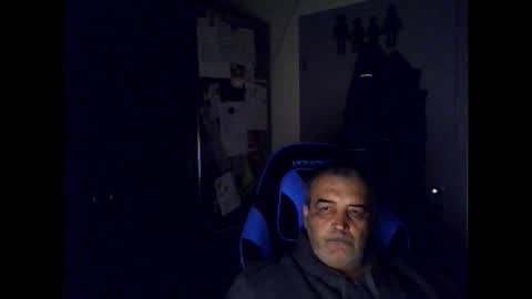 Chris online show from October 12, 4:06 am