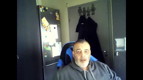 Chris online show from June 5, 7:58 am